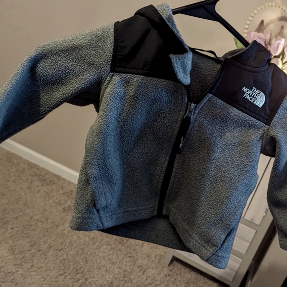 18 months Jackets (3 items) - Picture 1 of 3